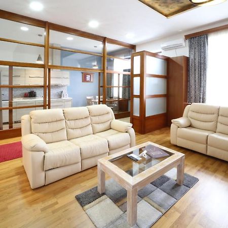 Virag Apartman Luxury Одореу Секуеш Екстериор снимка