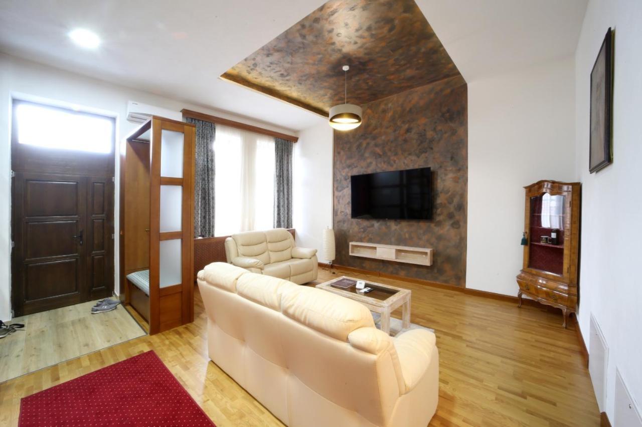 Virag Apartman Luxury Одореу Секуеш Екстериор снимка