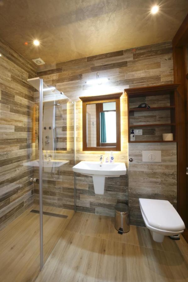 Virag Apartman Luxury Одореу Секуеш Екстериор снимка